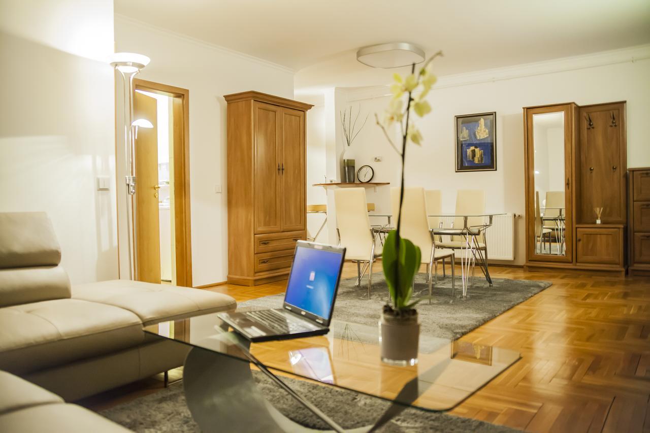 Business Class Apartment Cluj-Napoca Exterior foto